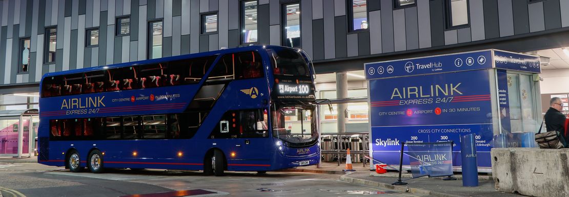 Bus Regent Road Park Flughafen Edinburgh www.visitbritainshop.com